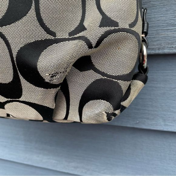 Coach Signature black shoulder purse - Picture 9 of 11